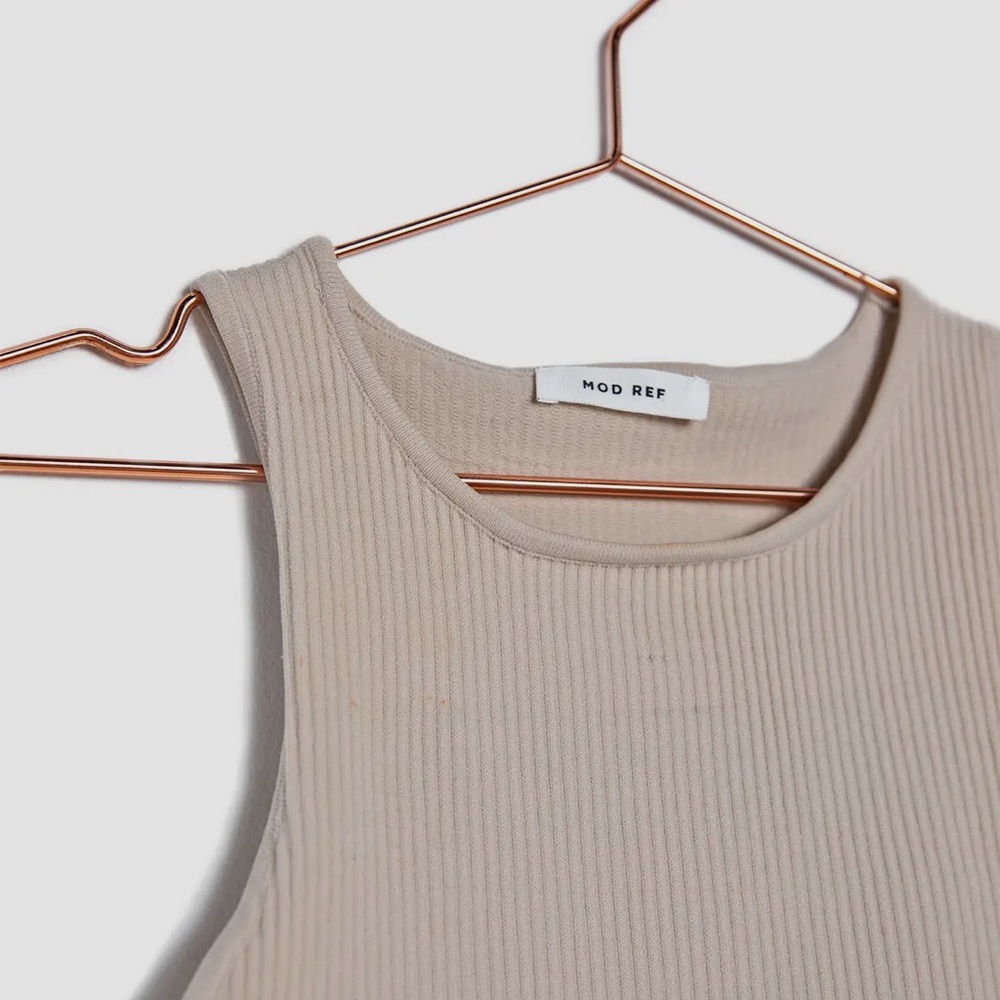 Mod ref Crop Top - Picture 2 of 3